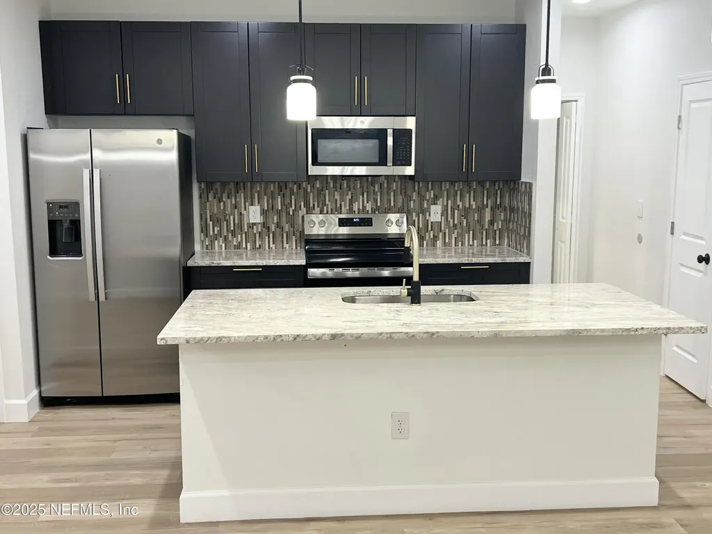 2120 W 2nd Street Jacksonville FL 32209