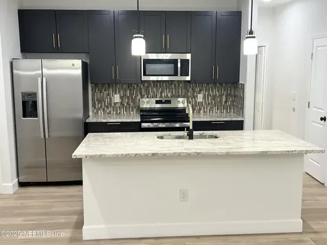 2120 W 2nd Street Jacksonville FL 32209