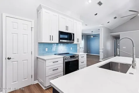 8725 Southern Glen Drive Jacksonville FL 32256