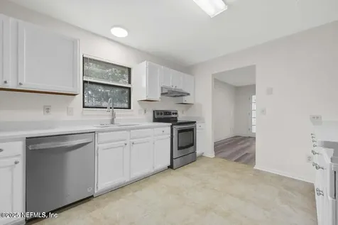 8426 Santana Court Jacksonville FL 32220