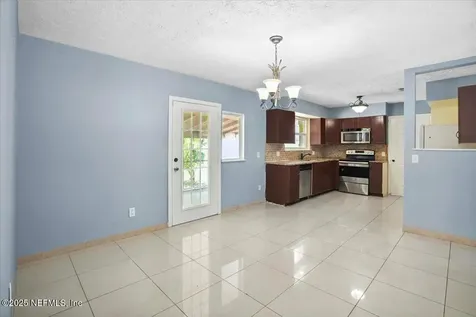 7934 Old Kings Road S Jacksonville FL 32217