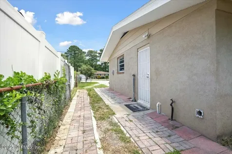 7934 Old Kings Road S Jacksonville FL 32217