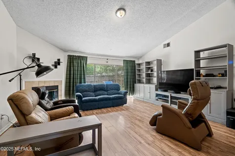 8182 Loch Lomond Lane Jacksonville FL 32244