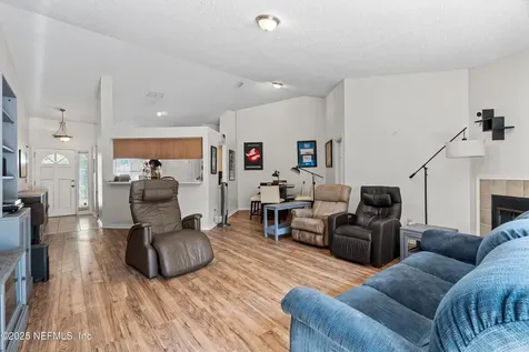 8182 Loch Lomond Lane Jacksonville FL 32244