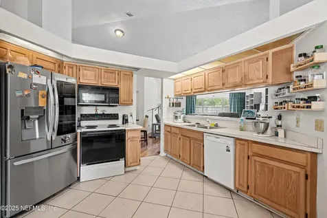 8182 Loch Lomond Lane Jacksonville FL 32244