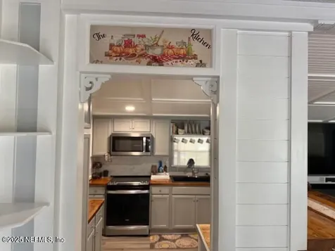 202 Ash Street Interlachen FL 32148