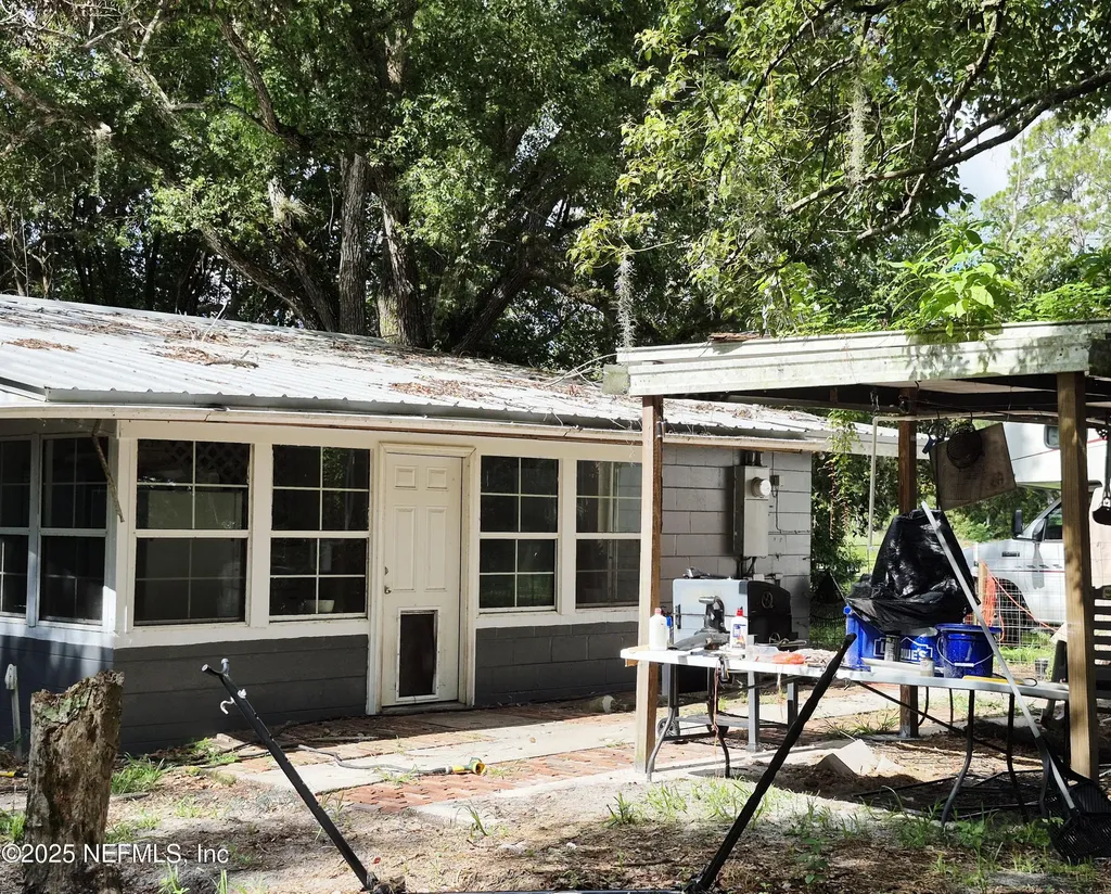 282 Byrd Road Crescent City FL 32112