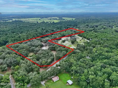 202 Bostwick Cemetery Road Palatka FL 32177