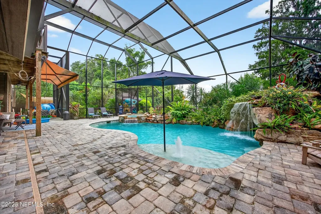 153 Sunny Lane Pomona Park FL 32181