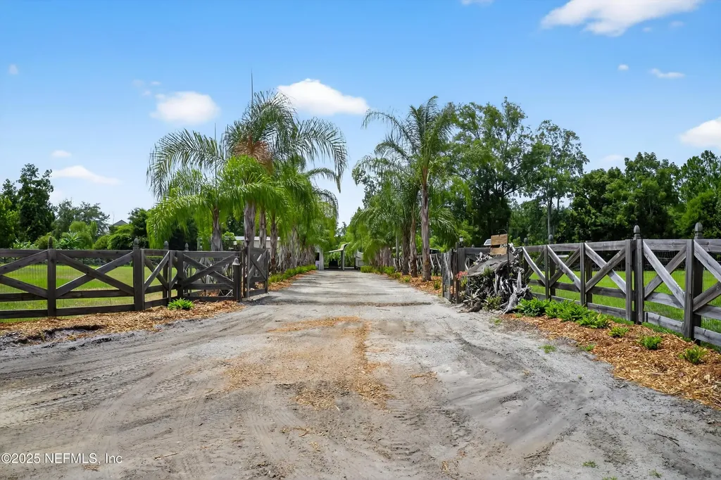 153 Sunny Lane Pomona Park FL 32181