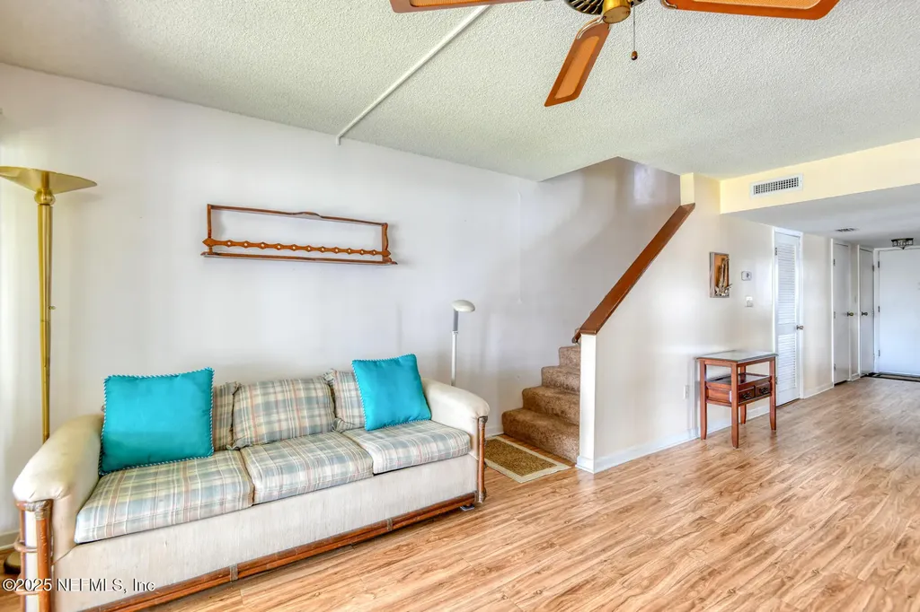 222 River Bend Place Welaka FL 32193