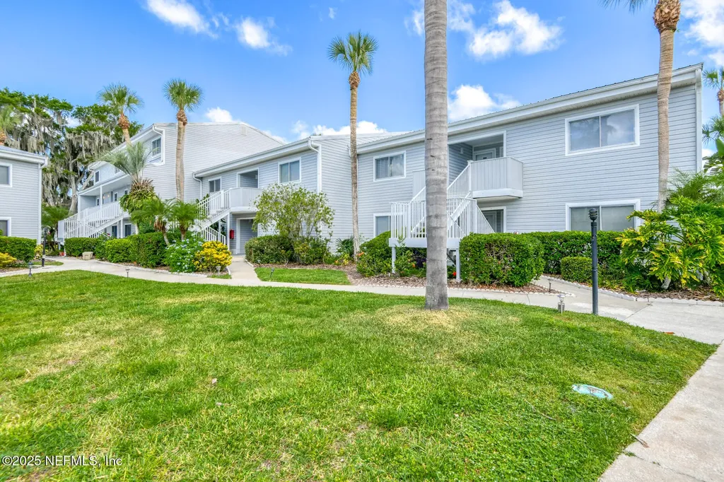 222 River Bend Place Welaka FL 32193