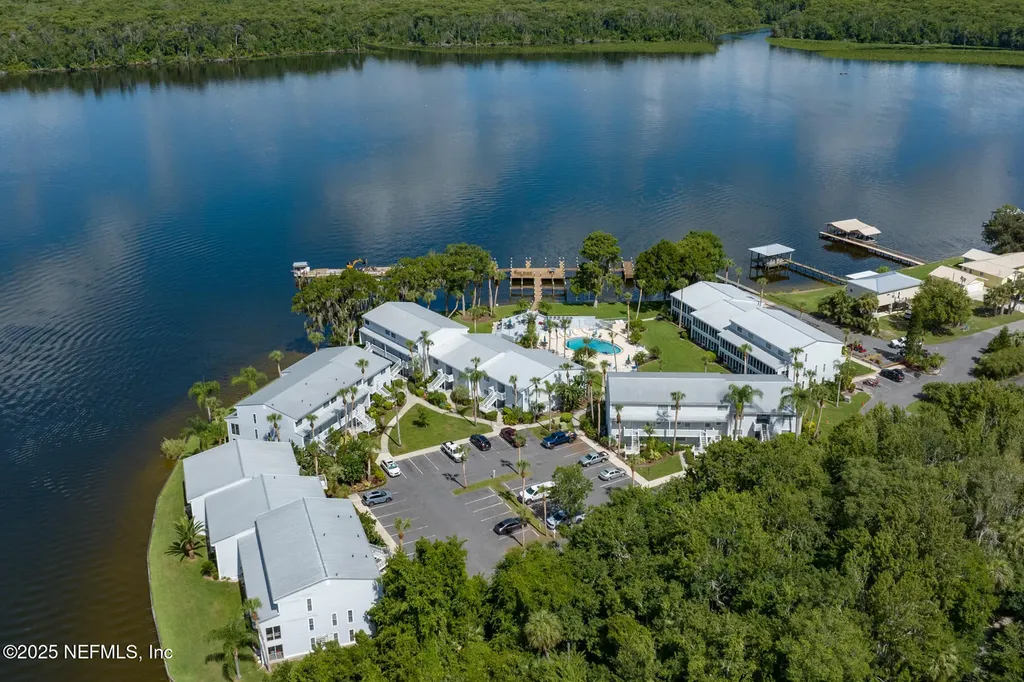 222 River Bend Place Welaka FL 32193