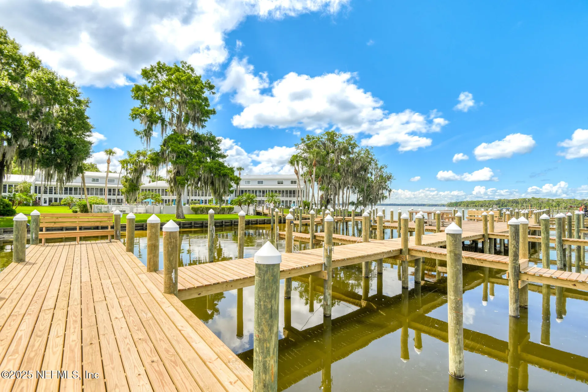 222 River Bend Place Welaka FL 32193