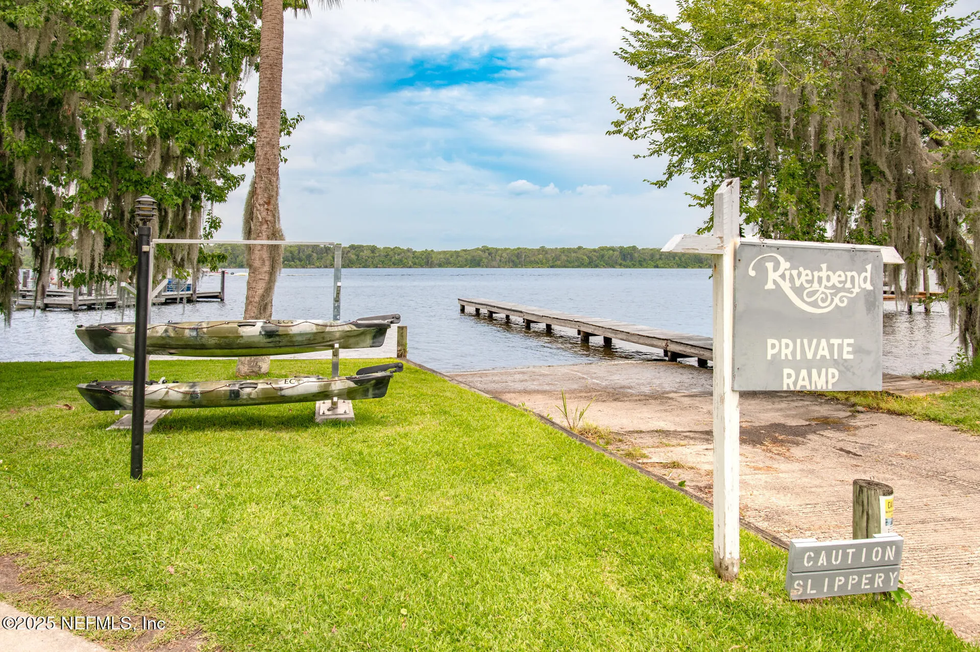 222 River Bend Place Welaka FL 32193