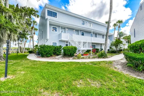 222 River Bend Place Welaka FL 32193