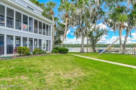 222 River Bend Place Welaka FL 32193