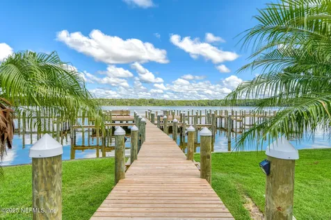 222 River Bend Place Welaka FL 32193