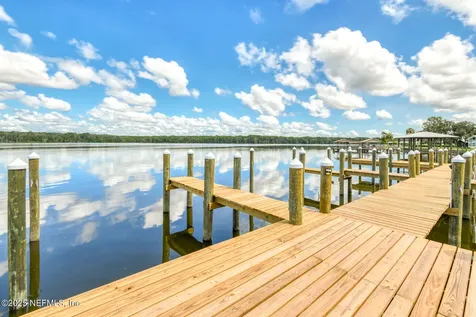 222 River Bend Place Welaka FL 32193