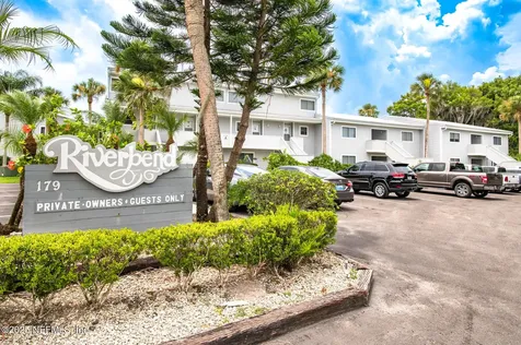 222 River Bend Place Welaka FL 32193