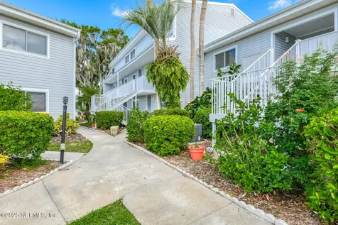 222 River Bend Place Welaka FL 32193