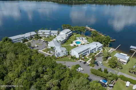222 River Bend Place Welaka FL 32193