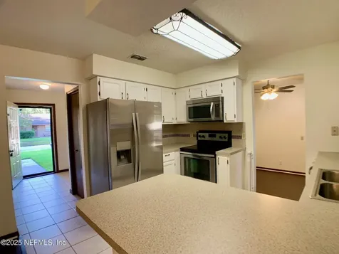 7931 Dwyer Drive Jacksonville FL 32244