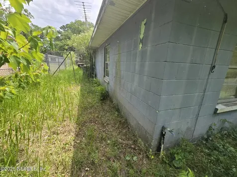 1262 Peacefield Drive Jacksonville FL 32205
