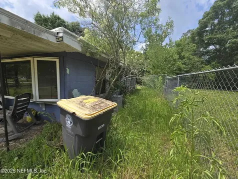 1262 Peacefield Drive Jacksonville FL 32205