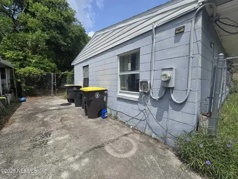 1262 Peacefield Drive Jacksonville FL 32205