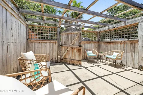 1679 Seminole Road Atlantic Beach FL 32233