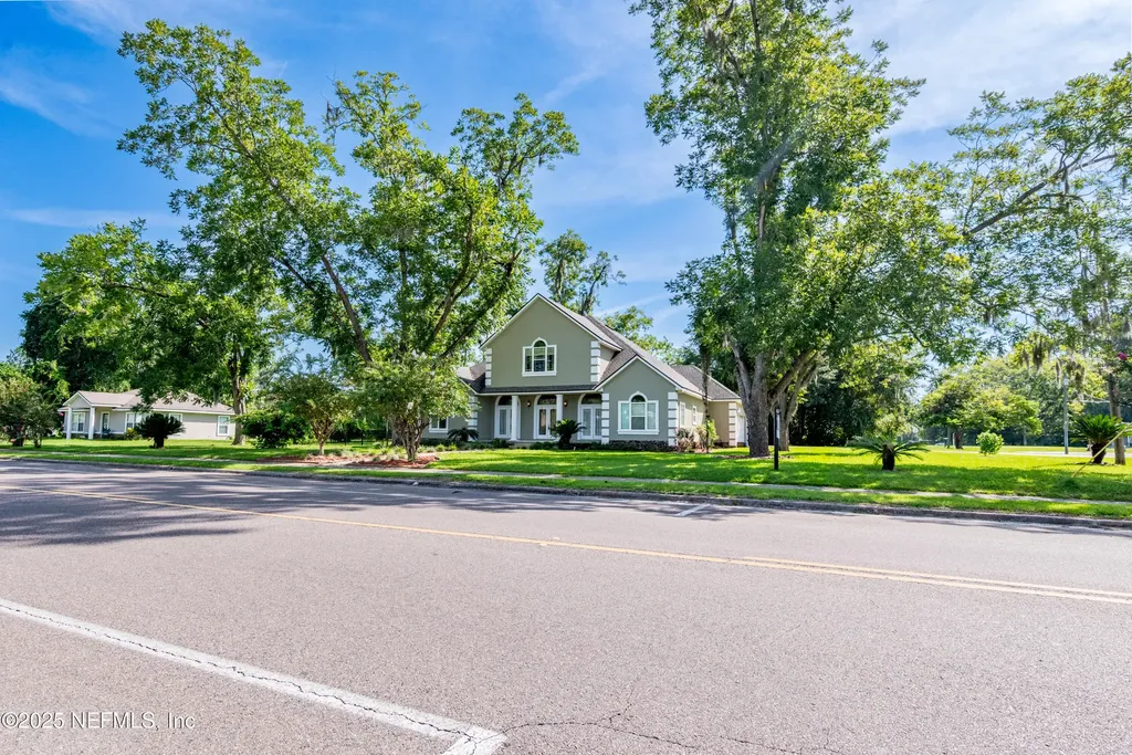 10215 N Glen Avenue Glen St. Mary FL 32040