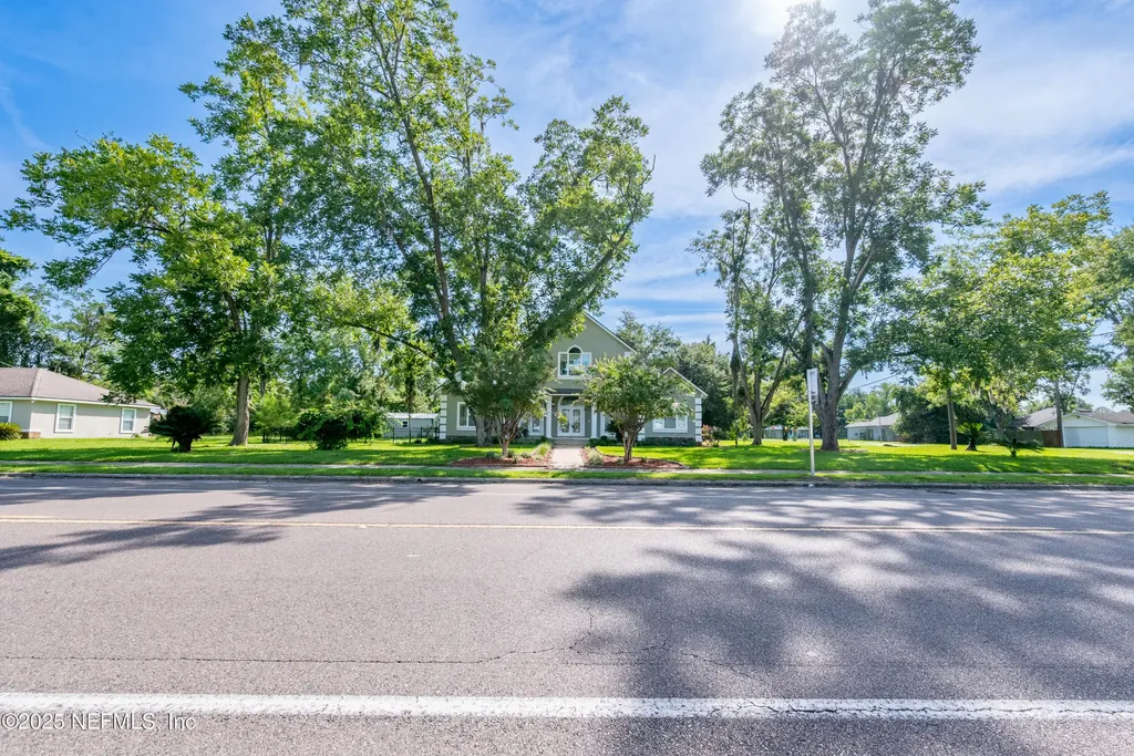 10215 N Glen Avenue Glen St. Mary FL 32040