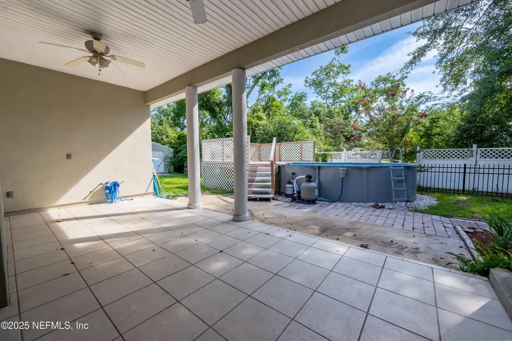 10215 N Glen Avenue Glen St. Mary FL 32040