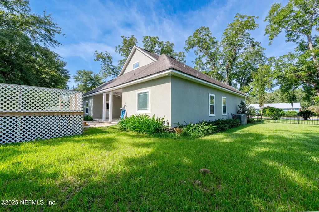 10215 N Glen Avenue Glen St. Mary FL 32040