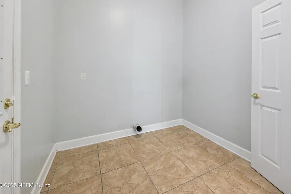 10215 N Glen Avenue Glen St. Mary FL 32040