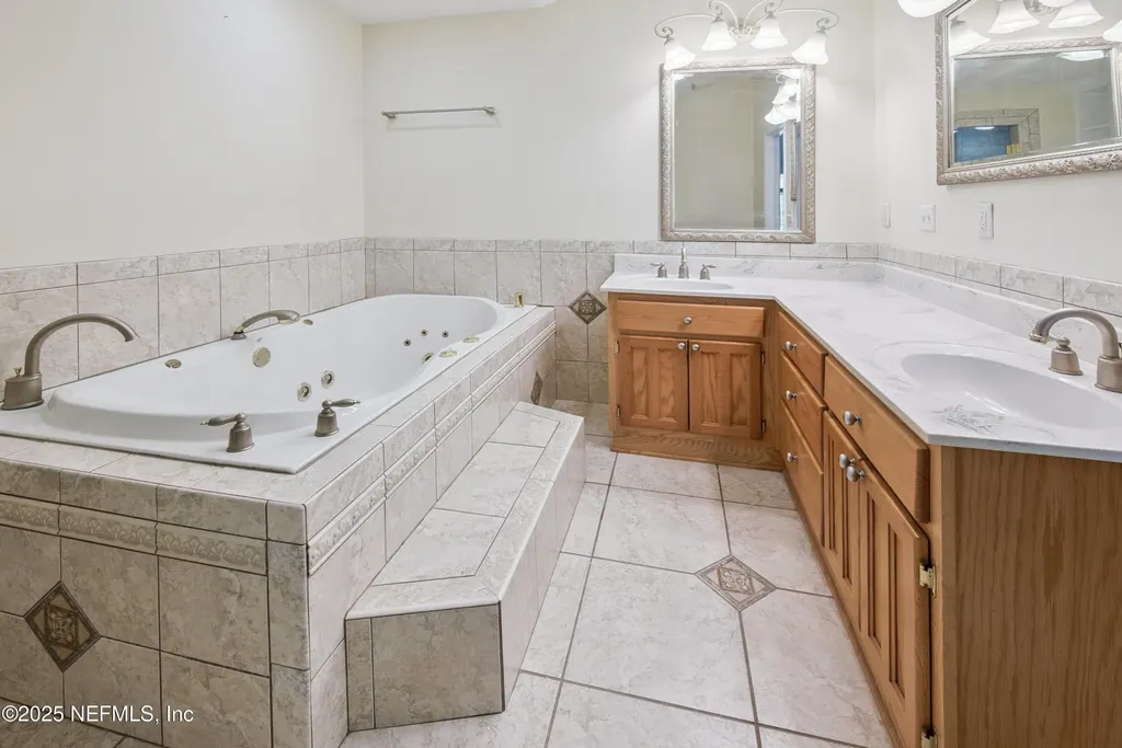 10215 N Glen Avenue Glen St. Mary FL 32040