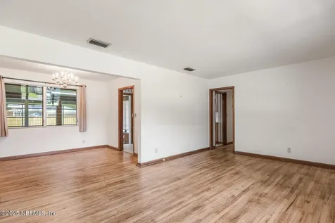 8355 Bordeau Avenue N Jacksonville FL 32211