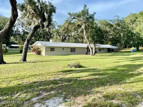 223 Worcester Road Pomona Park FL 32181