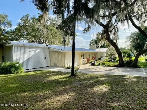 223 Worcester Road Pomona Park FL 32181
