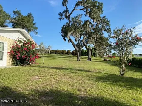 223 Worcester Road Pomona Park FL 32181