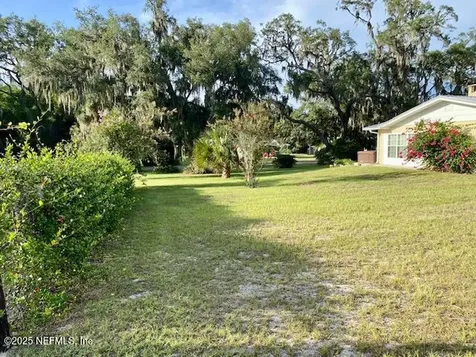 223 Worcester Road Pomona Park FL 32181