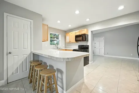 2915 Alonso Road Jacksonville FL 32216