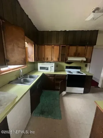 225 W 61st Street Jacksonville FL 32208