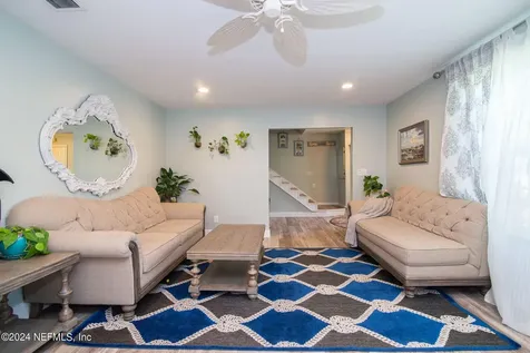 8369 Bascom Road Jacksonville FL 32216