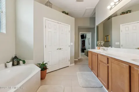 1925 Wages Way Jacksonville FL 32218