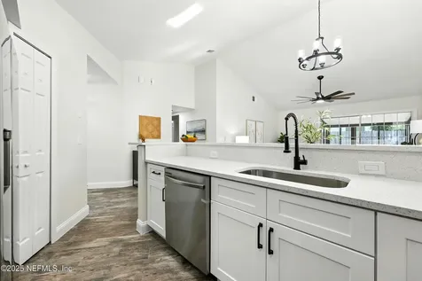 7733 Leesburg Drive S Jacksonville FL 32277