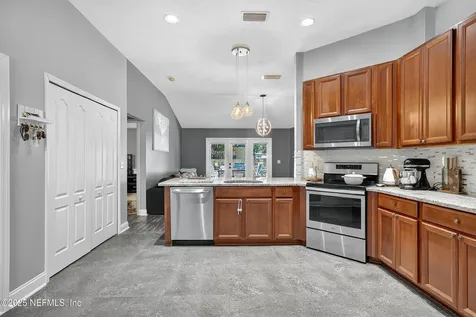 641 Lookout Lakes Drive Jacksonville FL 32220
