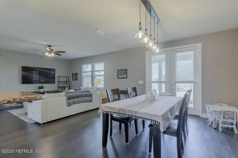1867 Cinnabar Road Jacksonville FL 32246