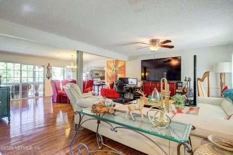 4302 Buck Point Road Jacksonville FL 32210